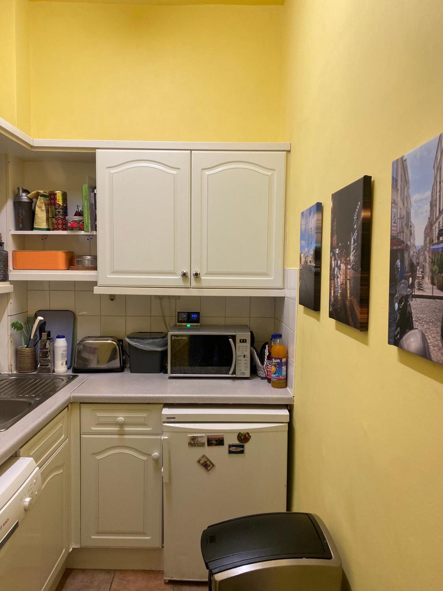 In Historic Tenement Shared Near Old Town Privatunterkunft